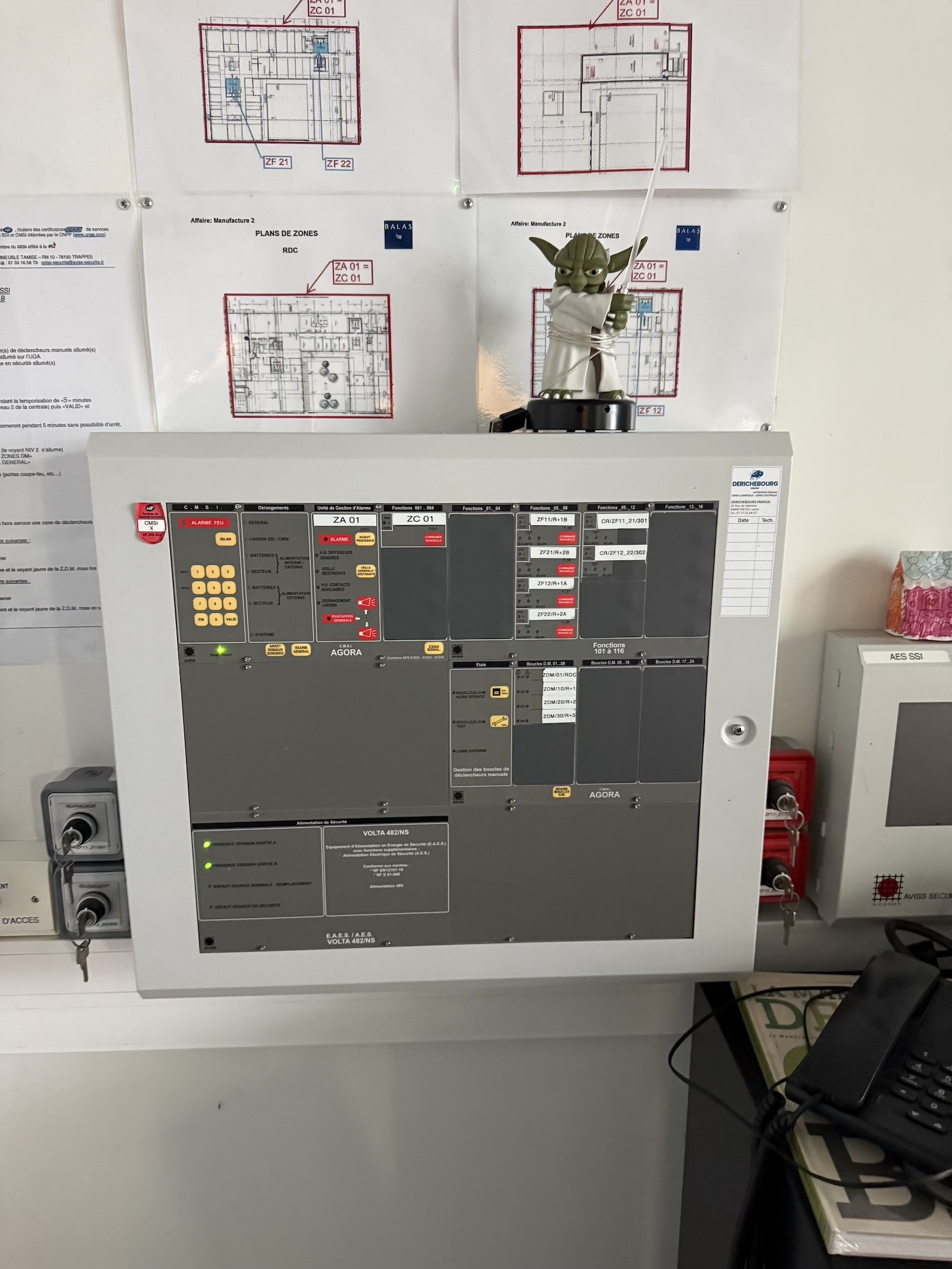 Détecteur de fumée adressable installé dans un restaurant ERP à Noailles (60), conforme SSI